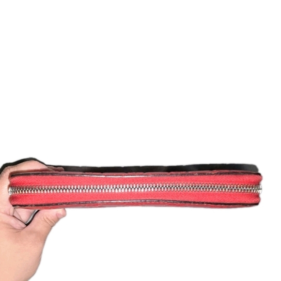 Authentic Gucci Red Embossed Patent Leather Wallet In EUC - Picture 3 of 8